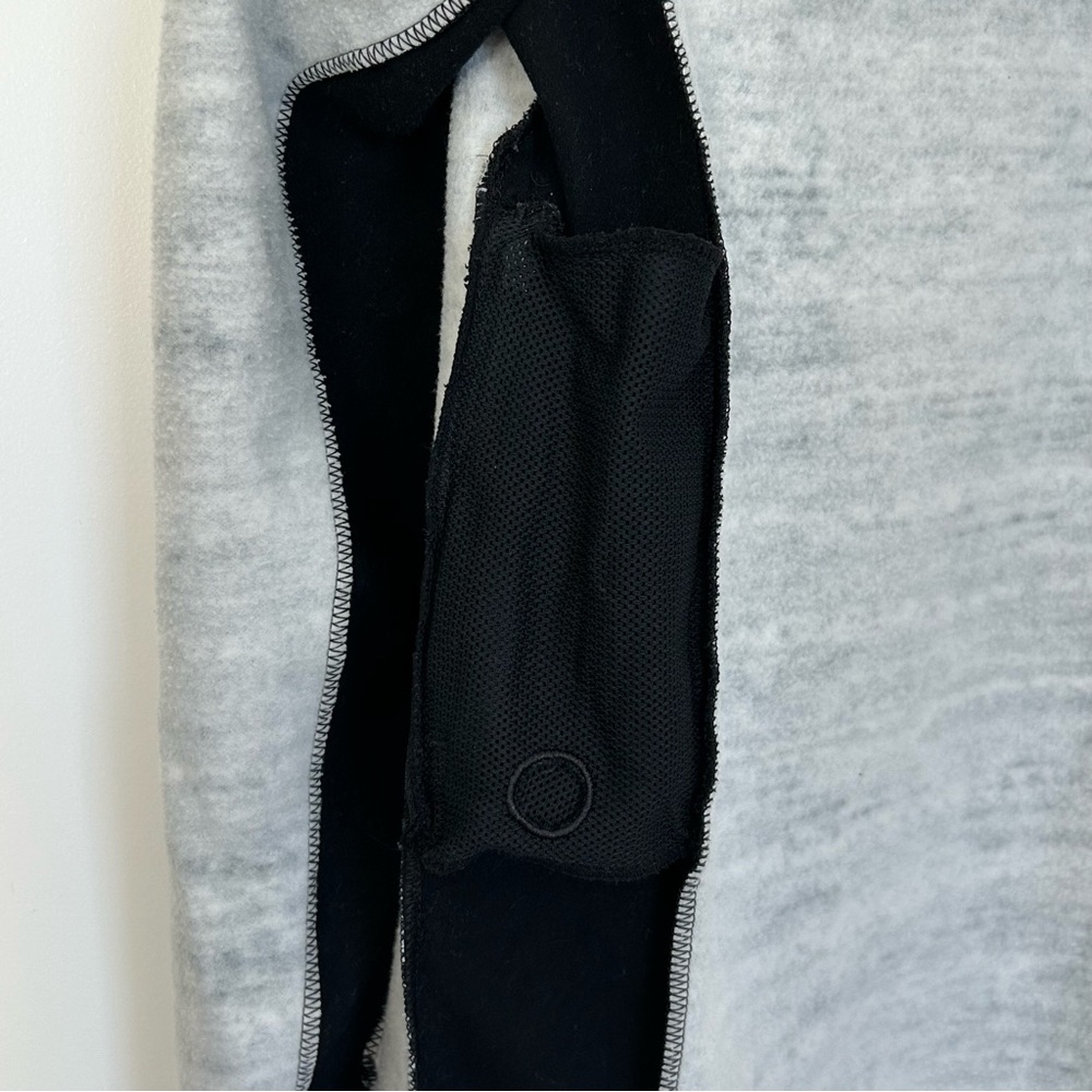 NIKE Women’s Full Zip Hoodie THERMA FIT Black/Gray/White Brushed Fleece Thumb M - Picture 10 of 15
